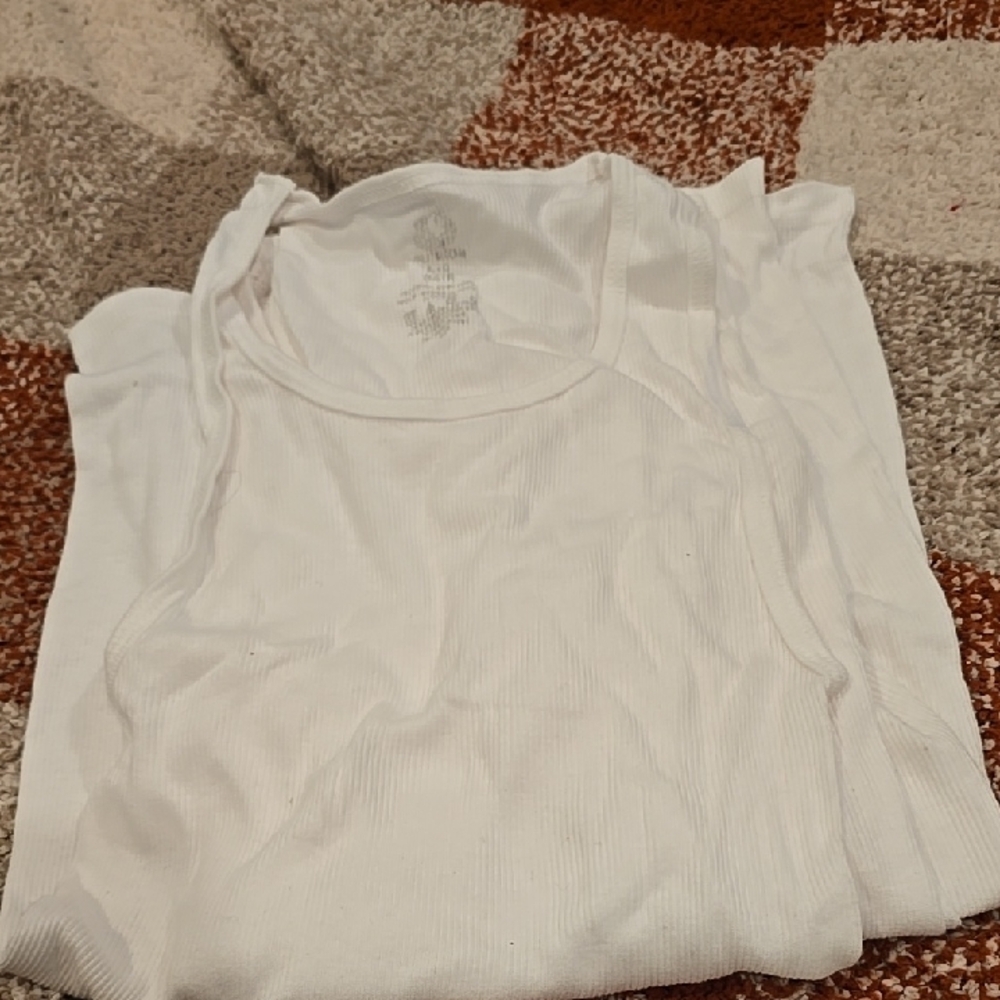 ❤️10/$40 Nwot Fruit of the Loom White Tank Tops 3 Of Them For Big Boys